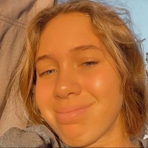 Meet your Posher, Carly